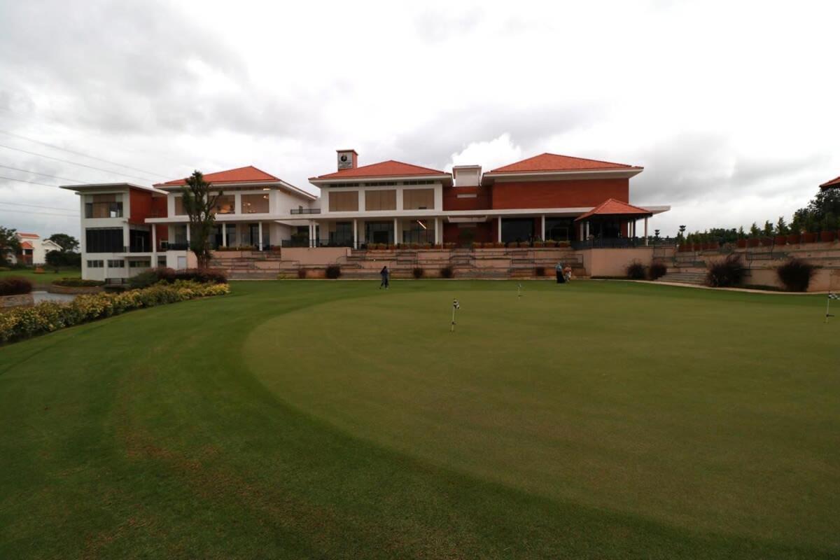 Welcome To Serenity-Luxury Villa At Prestige Augusta Golf Village バンガロール エクステリア 写真