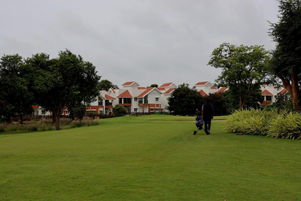 Welcome To Serenity-Luxury Villa At Prestige Augusta Golf Village バンガロール エクステリア 写真