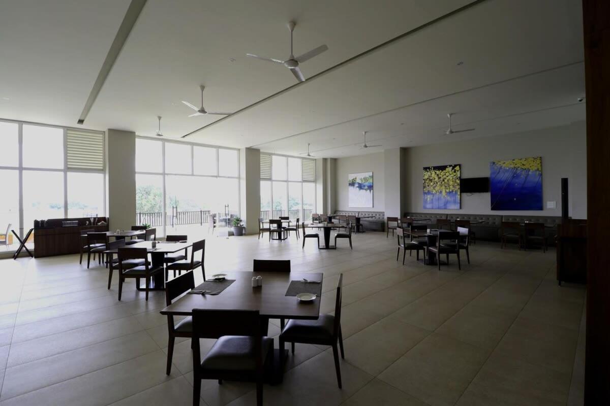 Welcome To Serenity-Luxury Villa At Prestige Augusta Golf Village バンガロール エクステリア 写真