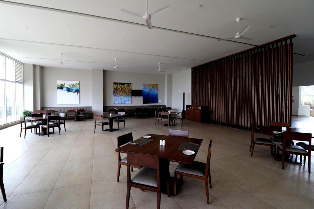 Welcome To Serenity-Luxury Villa At Prestige Augusta Golf Village バンガロール エクステリア 写真