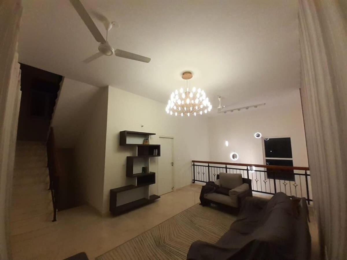 Welcome To Serenity-Luxury Villa At Prestige Augusta Golf Village バンガロール エクステリア 写真